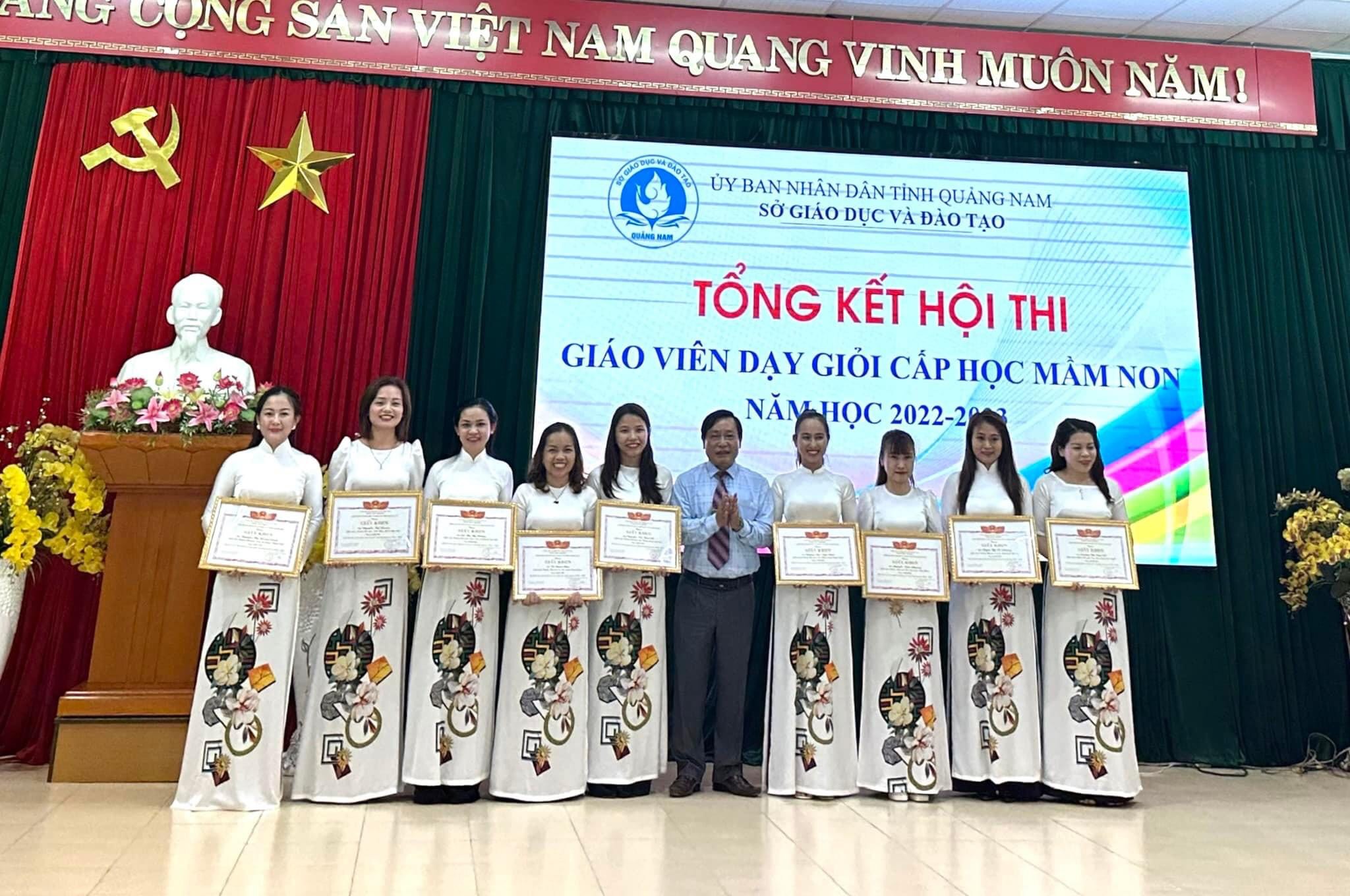 Cô Giáo Dương Thị Ánh Hiền Mẫu Giáo Duy Vinh đạt Giải Ba Hội Thi Giáo Viên Dạy Giỏi Cấp Học Mầm 8114